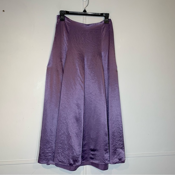 VINCE Satin-Effect Draped MIDI Skirt in Lavender - Picture 3 of 12